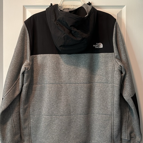 THE NORTH FACE Men’s Jacket - Picture 5 of 7